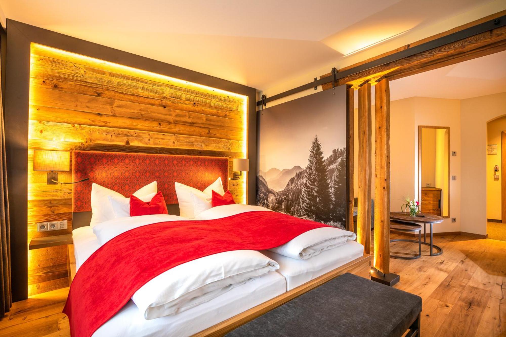 Zur Post Hotel 4*