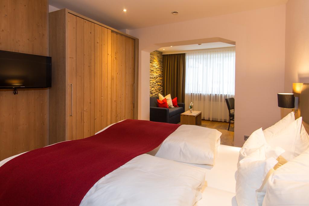 Hotel Zur Post 4*